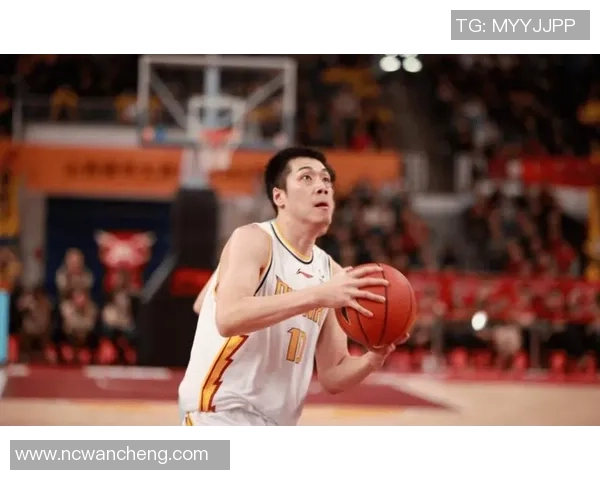 上海篮球队在精英赛中以73分稳居积分榜首位，展现强劲实力